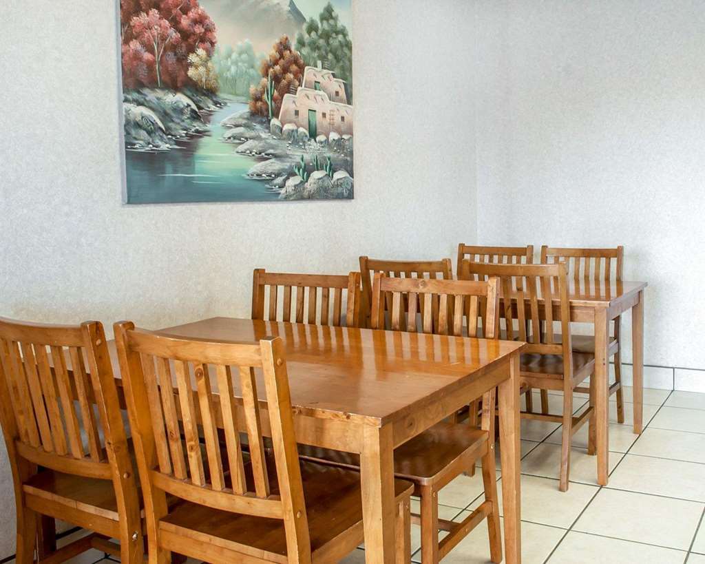 Econo Lodge Gallup Restaurante foto